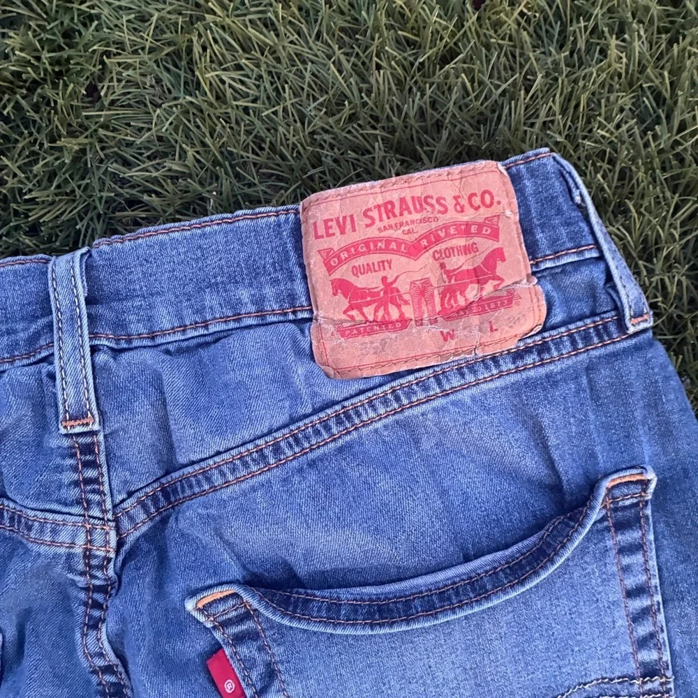 Levi's Men's 28x27 Jeans Medium Blue Straight Leg Denim Faded Y2K 90s Classic